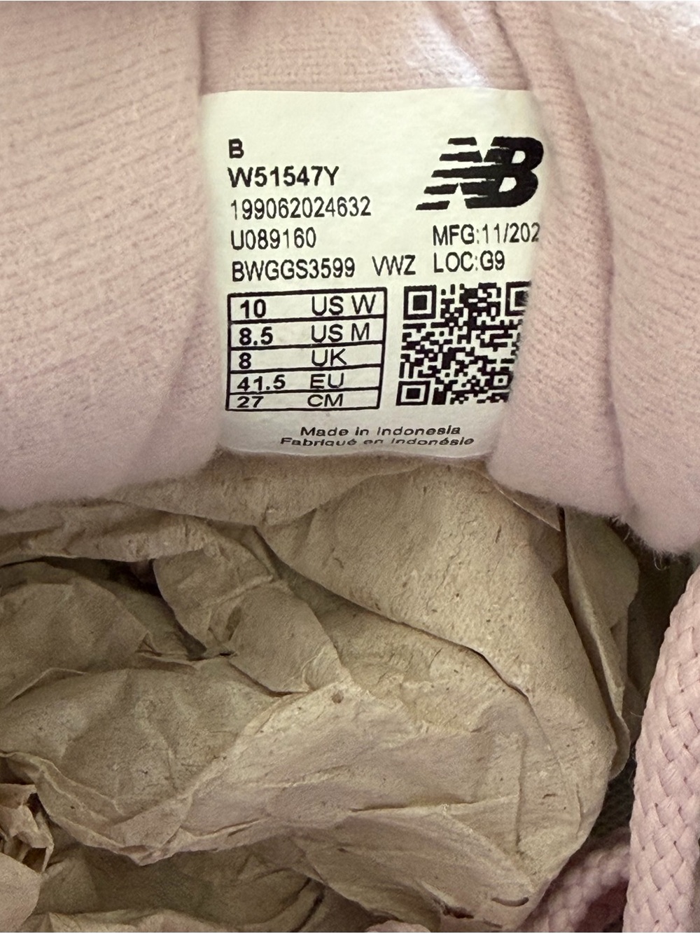Women's Size 10 New Balance Women’s Pink and Cream Retro Runner Sneakers - Picture 6 of 7